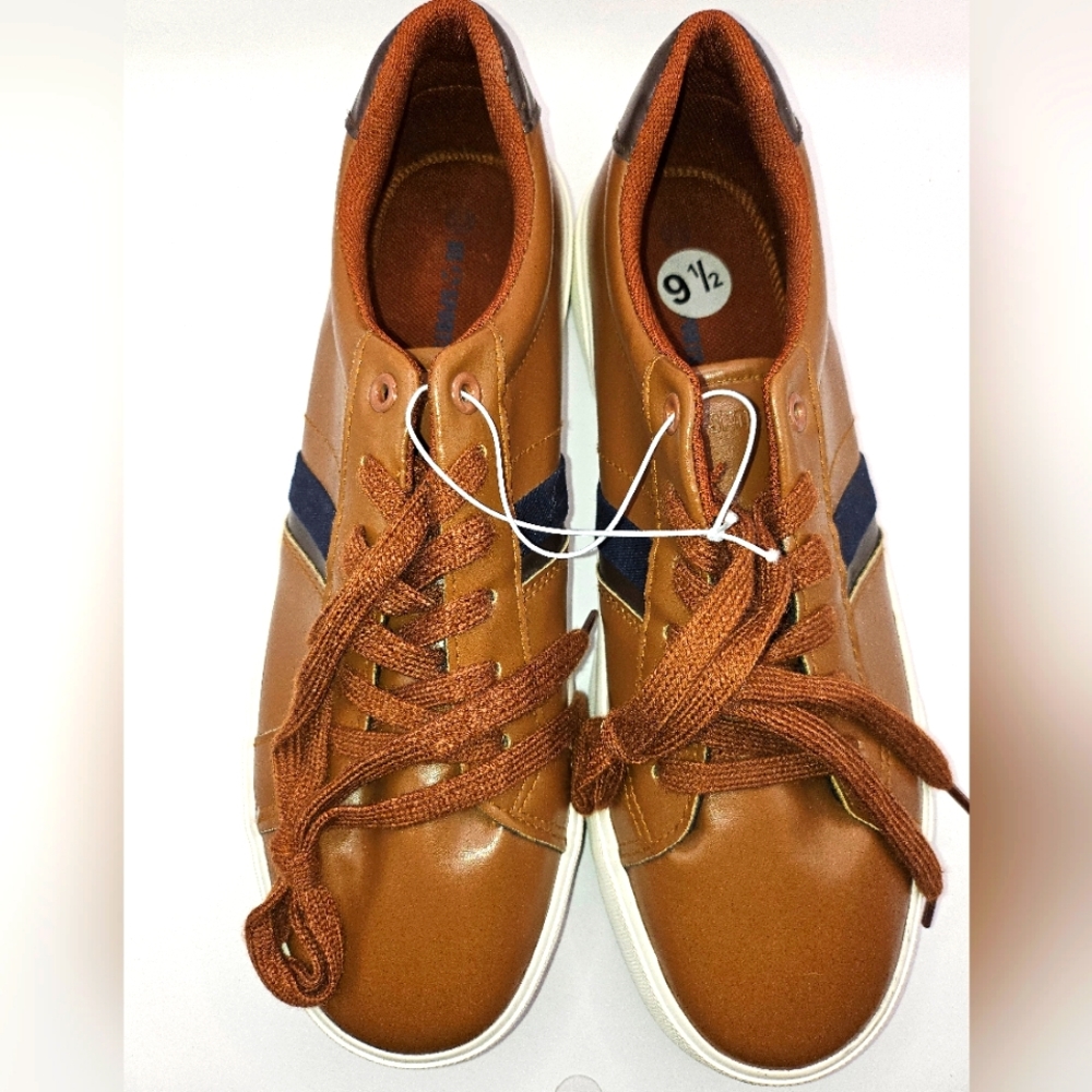 Men's U.S. Sports Shoes, Size 9.5